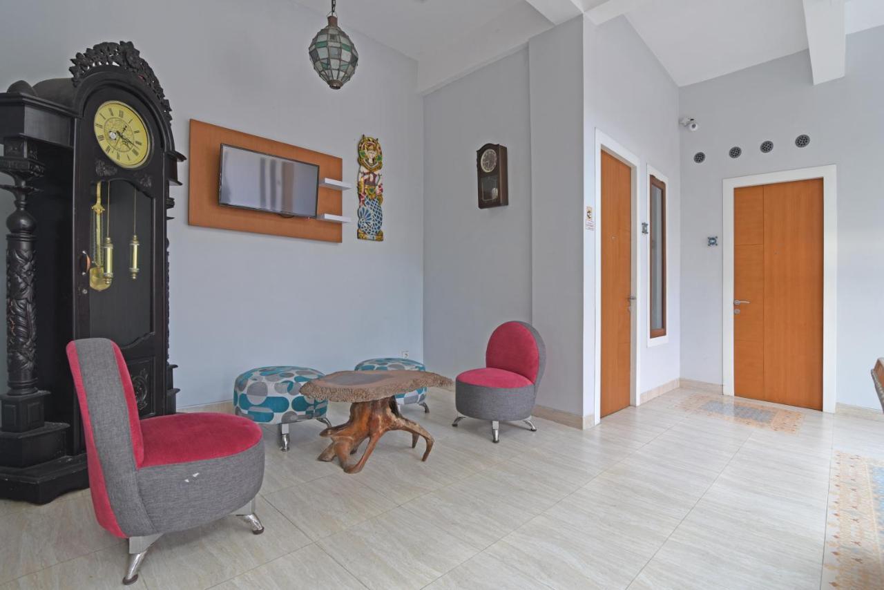 RedDoorz Plus @ Mahendradatta Denpasar Bagian luar foto