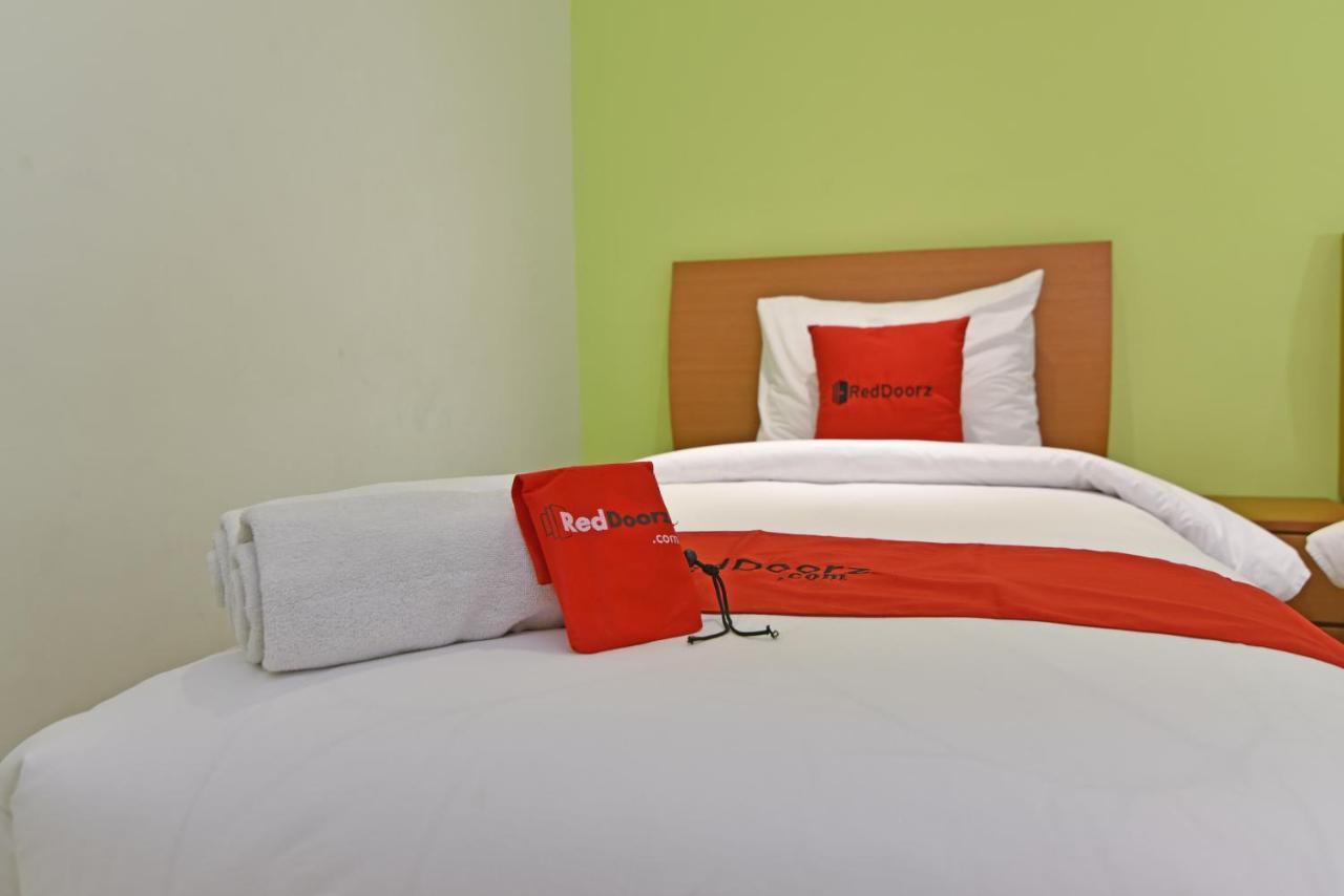 RedDoorz Plus @ Mahendradatta Denpasar Bagian luar foto